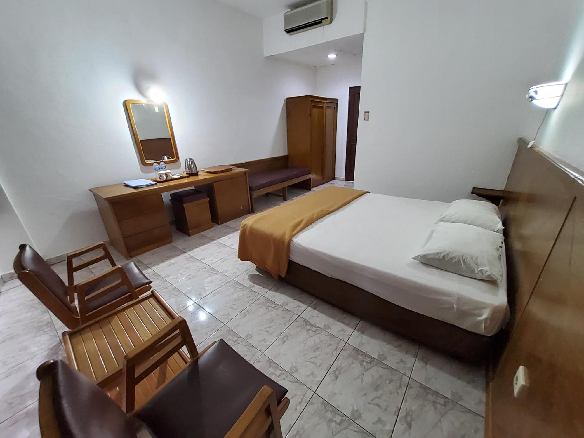 Hotel Kumala Samudra Cikakak Exterior foto
